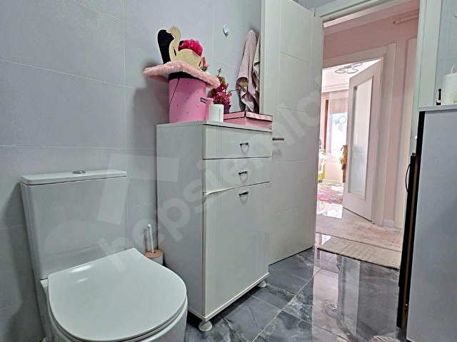 DİRECTTEN MARMARAYA 8DK YÜRÜME, KATTA TEK DAİRE, GENİŞ KULLANIMLI, ETRAFI AÇIK ÇİFT BALKON ŞIK 3+1!! - Görsel 24