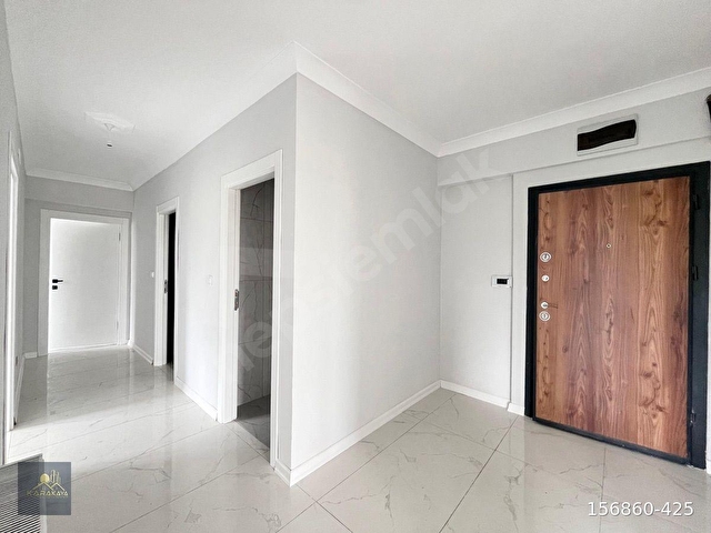 KARAKAYA EMLAK OFİSİNDEN İSTİKLAL’DE ARA KAT SIFIR DAİRE