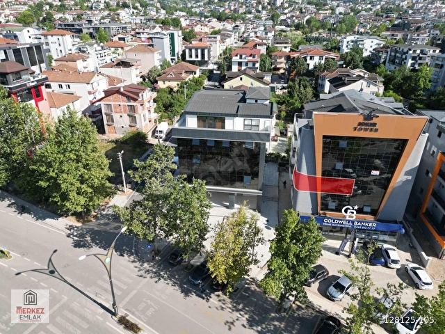 Başiskele Belediyesi Karşısında Cadde Cepheli KİRALIK Ofis - Görsel 3