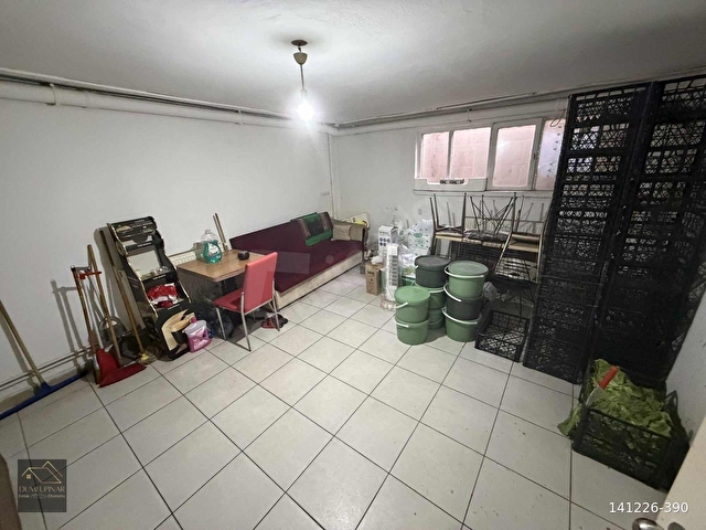 YUNUSEMRE CADDESİ ÜZERİNDE YOĞUN YAYA VE ARAÇ TRAFİĞİ OLAN BÖLGE - Görsel 8