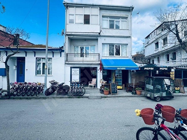Heybeliada Sahilde Satılık 3 Katlı Dükkanlı Apartman - Görsel 18