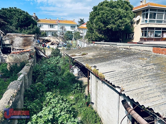 Heybeliada Sahilde Satılık 3 Katlı Dükkanlı Apartman - Görsel 10