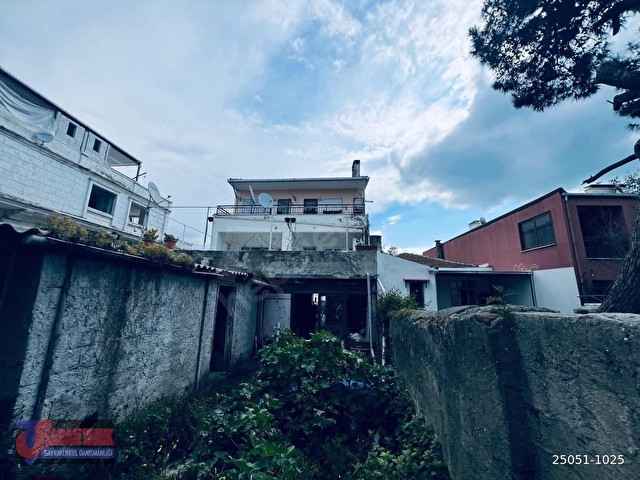 Heybeliada Sahilde Satılık 3 Katlı Dükkanlı Apartman - Görsel 8