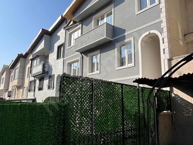 YENİLENMİŞ, MASRAFSIZ 3 KATLI MÜSTAKİL - TAKASLI - Görsel 2