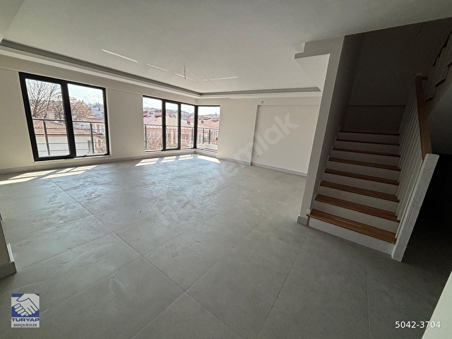 BAHÇELİDE YENİ BİNADA KATTA MANZARALI ÖNÜ AÇIK ÜÇ BANYOLU TERASLI ASNSR K.GRJ DUBLEX 4+1