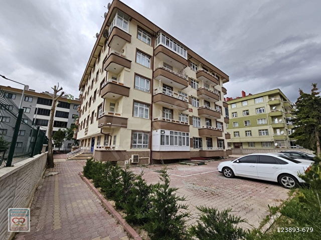 ÖZDEDEDEN SATILIK AKŞEMSETTİN MHDE BAKIMLI SİTE İÇİ 3+1 DAİRE - Görsel 3
