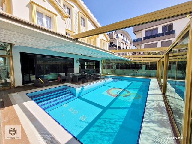 Güzelobada Havuzlu 4+1 Lüx Mobilyalı Triplex Villa