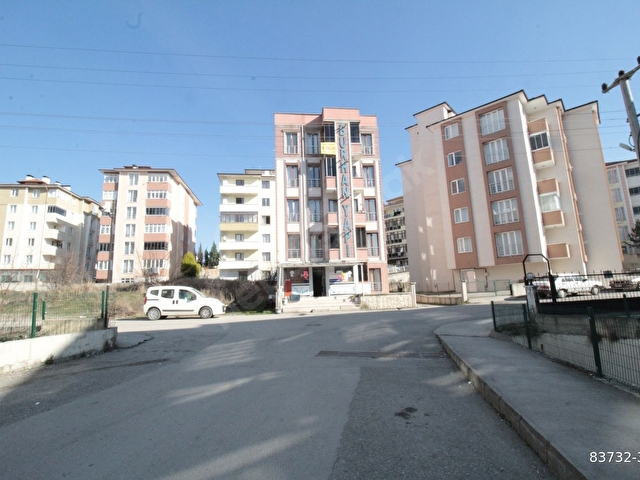 KARABÜK 5000 EVLER VAHDET CAMİ ALTINDA SATILIK 1+1 EŞYALI DAİRE - Görsel 17