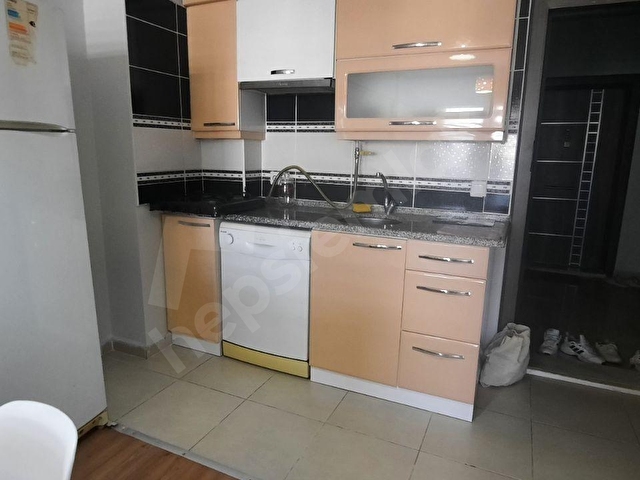 KÖRFEZ REKTÖRLÜK TRANVAY DURAĞINDA KİRALIK 1+1 DAİRE - Görsel 12