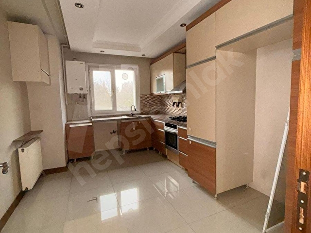 4+1 müthiş konum 140m2 uygun fiyat - Görsel 5