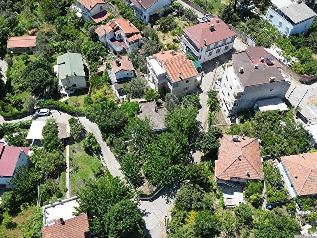 PARLADAN KIZILKEÇİLİDE İÇİNDE EVİ BULUNAN 3KAT %40 İMARLI ARSA - Görsel 10