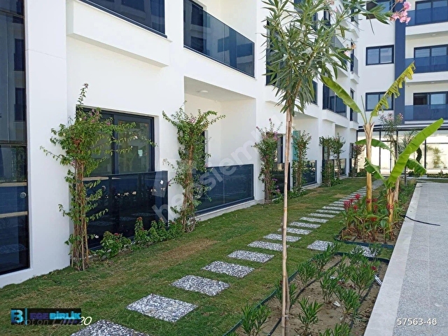 Kuşadasında Denize Sadece 20 Metre Mesafede, 7/24 Güvenlikli, Kapalı Otoparklı, Havuzlu Lüks Daire - Görsel 24