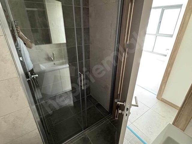 7/24 GÜVENLİKLİ, HAVUZLU SİTEDE 2+1 YENİ KİRALIK DAİRE - Görsel 2