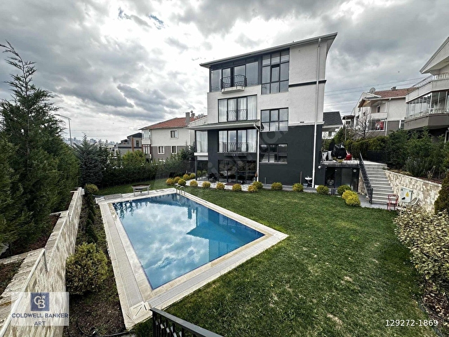 KÖŞE KONUMDA HAVUZLU GENİŞ BAHÇELİ FULL EŞYALI KİRALIK VİLLA - Görsel 3