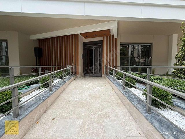 CADDEBOSTAN SAHİLDE SIFIR BİNADA SATILIK 1+1 BOŞ DAİRE - Görsel 6