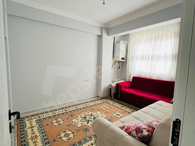 HAS EMLAK TAN BU FIRSAT KAÇMAZ HASTANE KARŞISI MUTFAĞI AYRI 1+1 UYGUN FİYATLI KİRALIK DAİRE