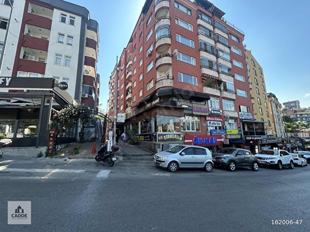 CADDE EMLAK GAYRİMENKULDEN ÜST KAPIDA SATILIK DÜKKAN