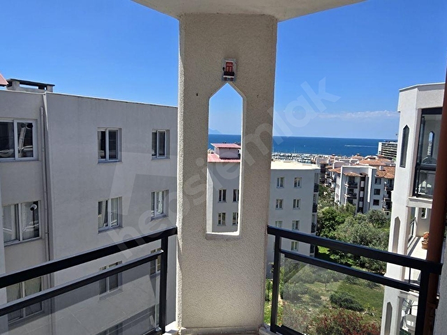Egemarin sitesinde deniz manzaralı 4+1 satılık daire - Görsel 3