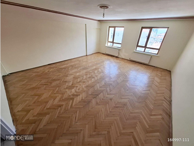 ESERTEPE BANKALAR CADDESİNDE 5+1 AÇIK TERASLI YENİ BOYALI GÜNEY - Görsel 6