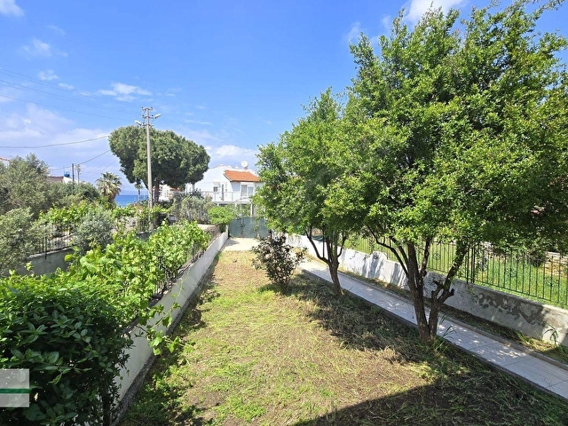 ÇEŞME GERMİYANDA PLAJA YAKIN SATILIK BAHÇELİ DUBLEKS VİLLA - Görsel 3