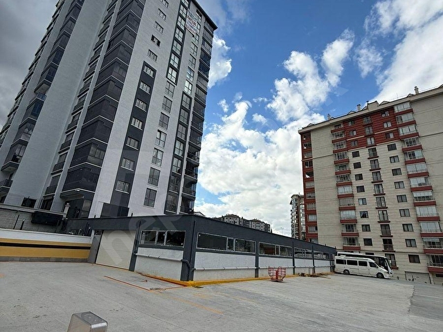 4+1 SİTE İÇİN DE FULL YAPILI VE MANZARALI GENİŞ DAİRE ASANSÖRLÜ