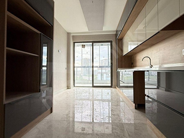 4+1 SİTE İÇİN DE FULL YAPILI VE MANZARALI GENİŞ DAİRE ASANSÖRLÜ - Görsel 10
