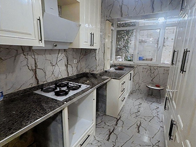 KAVAKLIK MERKEZDE SATILIK 2+1 ÖZEL BAHÇELİ TEMİZ KOMBİLİ DAİRE