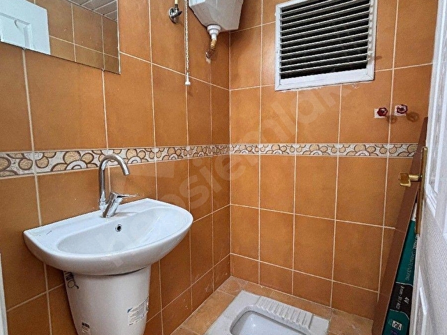 AMAÇTAN YEŞİLYURTTA YATAY MİMARİ ASANSÖRLÜ 15 YAŞ 2+1 FIRSAT DAİRE - Görsel 8
