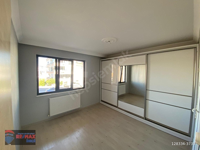 RE/MAX İNCİDEN ÇAKMAK CADDESİ ÜZERİ SATILIK GENİŞ VE AYDINLIK 2+1 DAİRE - Görsel 13
