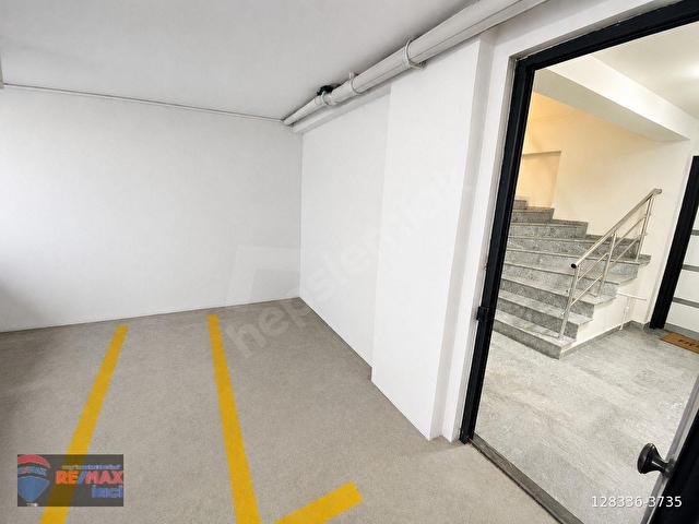 RE/MAX İNCİDEN ÇAKMAK CADDESİ ÜZERİ SATILIK GENİŞ VE AYDINLIK 2+1 DAİRE - Görsel 22