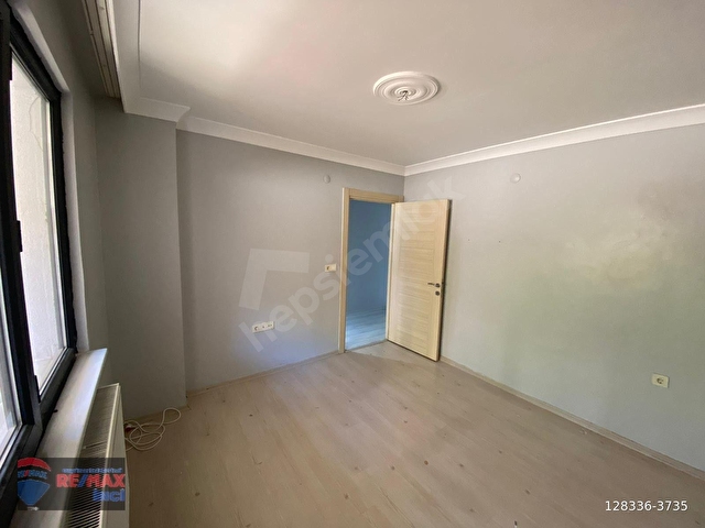 RE/MAX İNCİDEN ÇAKMAK CADDESİ ÜZERİ SATILIK GENİŞ VE AYDINLIK 2+1 DAİRE - Görsel 17
