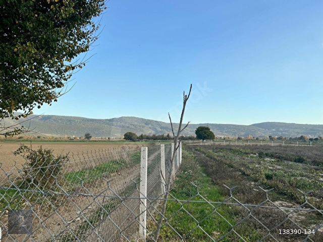 YEŞİLYURT MAH. RESMİ YOLU OLAN ETRAFI ÇEVRİLİ 2691 M2 TARLA - Görsel 26