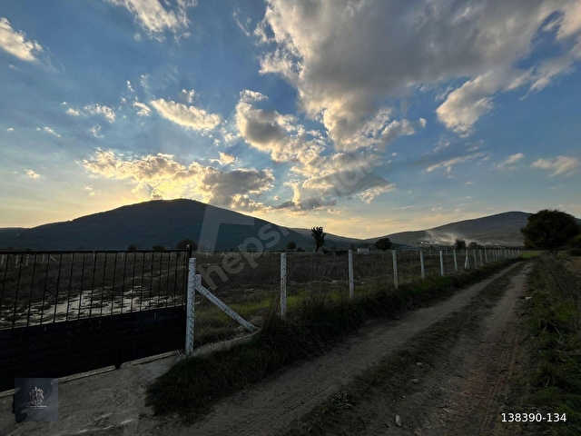 YEŞİLYURT MAH. RESMİ YOLU OLAN ETRAFI ÇEVRİLİ 2691 M2 TARLA - Görsel 4