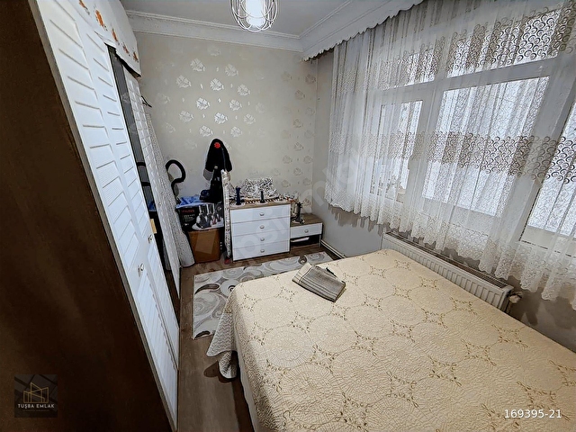 CADDE ÜZERİ METROYA YÜRÜME MESAFESİNDE 25 HİSSELİ ARAKAT DAİRE - Görsel 8