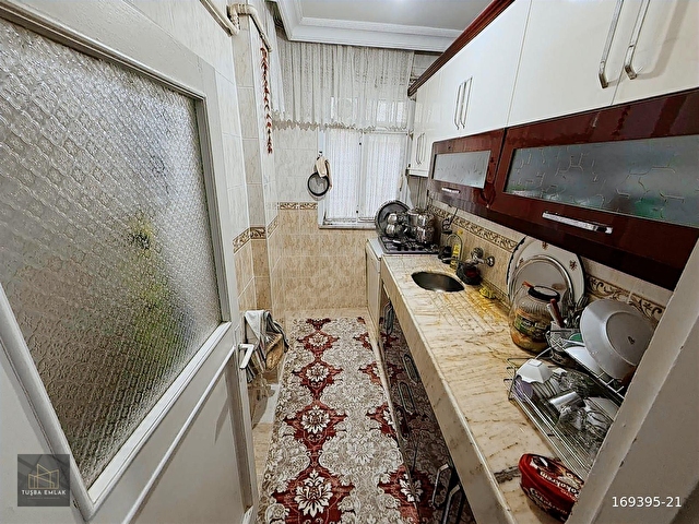 CADDE ÜZERİ METROYA YÜRÜME MESAFESİNDE 25 HİSSELİ ARAKAT DAİRE - Görsel 15