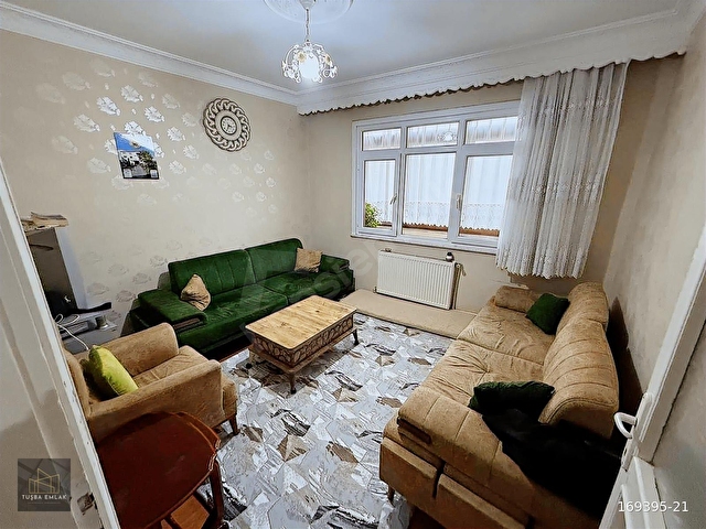 CADDE ÜZERİ METROYA YÜRÜME MESAFESİNDE 25 HİSSELİ ARAKAT DAİRE - Görsel 4