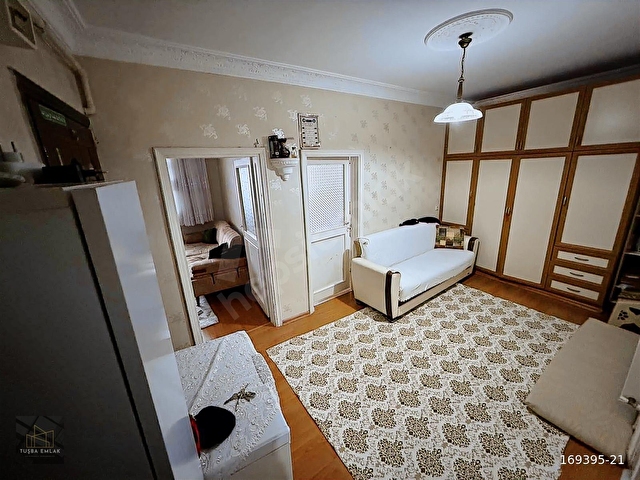 CADDE ÜZERİ METROYA YÜRÜME MESAFESİNDE 25 HİSSELİ ARAKAT DAİRE - Görsel 11