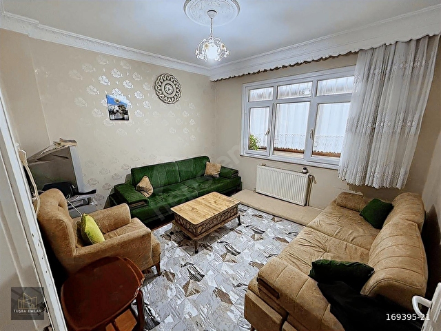 CADDE ÜZERİ METROYA YÜRÜME MESAFESİNDE 25 HİSSELİ ARAKAT DAİRE - Görsel 5
