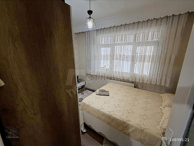 CADDE ÜZERİ METROYA YÜRÜME MESAFESİNDE 25 HİSSELİ ARAKAT DAİRE - Görsel 9