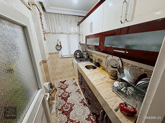 CADDE ÜZERİ METROYA YÜRÜME MESAFESİNDE 25 HİSSELİ ARAKAT DAİRE - Görsel 16
