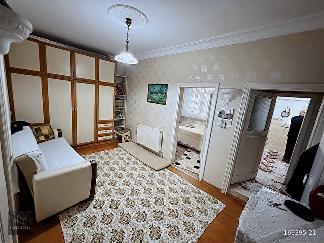 CADDE ÜZERİ METROYA YÜRÜME MESAFESİNDE 25 HİSSELİ ARAKAT DAİRE - Görsel 10