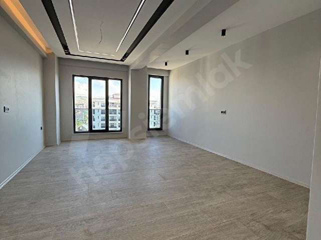 KARAKAYA MİR KONAKLARINDA SATILIK 3+1 DAİRE - Görsel 4