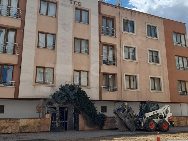 GAYE EMLAKTAN KULLANIŞLI OGÜ YAKINI EŞYALI AYRI MUTFAKLI 2+0