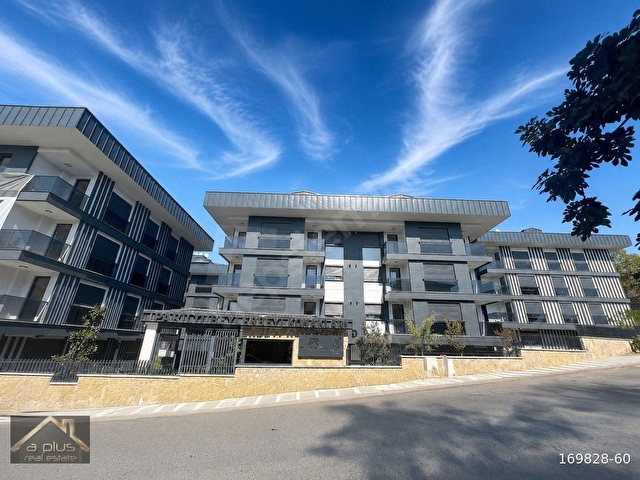 PARILTI BEYLERBEYİ KONAKLARI 5+2 ULTRA LÜKS DUBLEX DAİRE