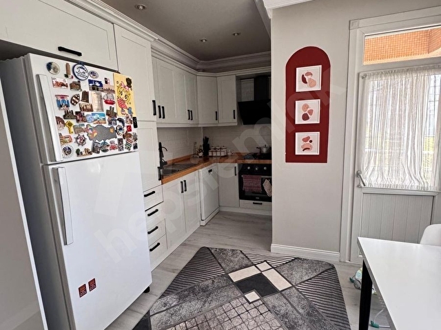 AVCILAR DENIZKOSKLERDE 20 YILLIK BİNADA 3+1 160M2 SATILIK DAİRE - Görsel 23