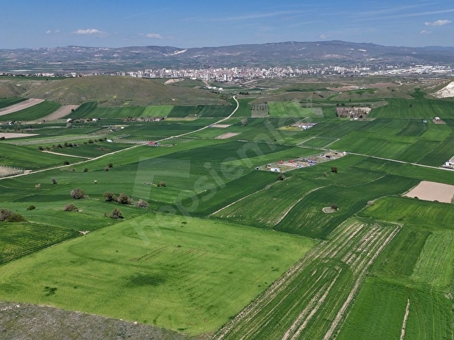 GÜVEN MAHALLESİNDE 4865 M2 SATILIK TARLA