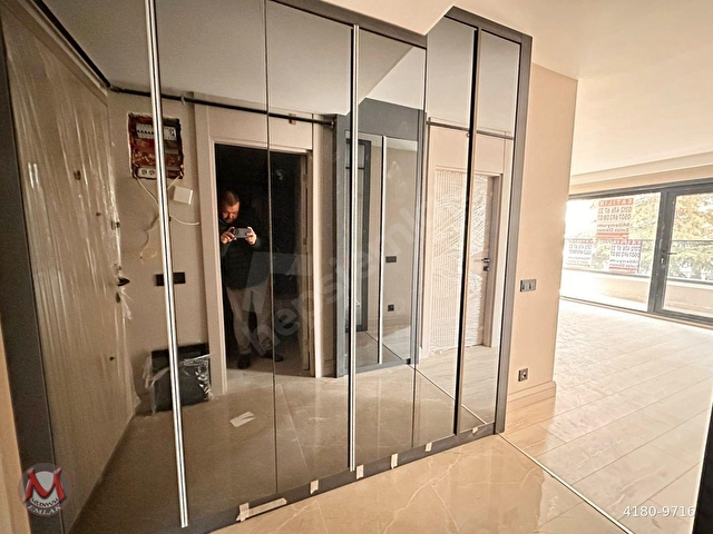 MENEKŞE KARNA 1 PROJESİNDE 1+1 55M² 1.KAT ARAKAT SIFIR LÜKS YERDEN ISITMALI K.OTOPARKLI ÇİFT ASANSR - Görsel 16