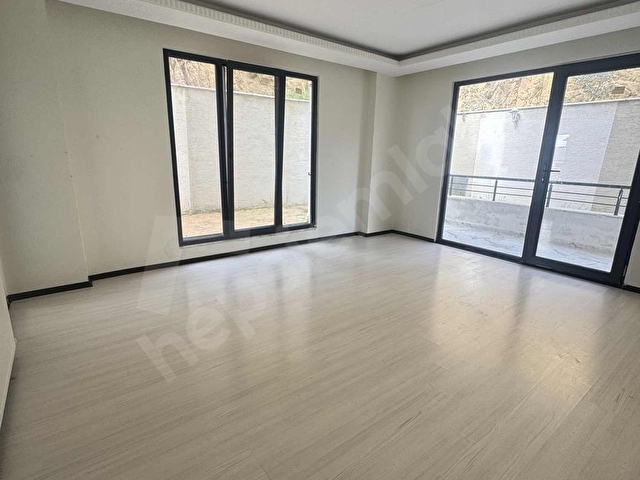 Yüksek giriş Bahçeli plaja 200m 2+1 satılık daire - Görsel 2