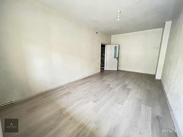 SELÇUK ÜNİVERSİTESİ KARŞISINDA KİRALIK 3+1 DAİRE - Görsel 9