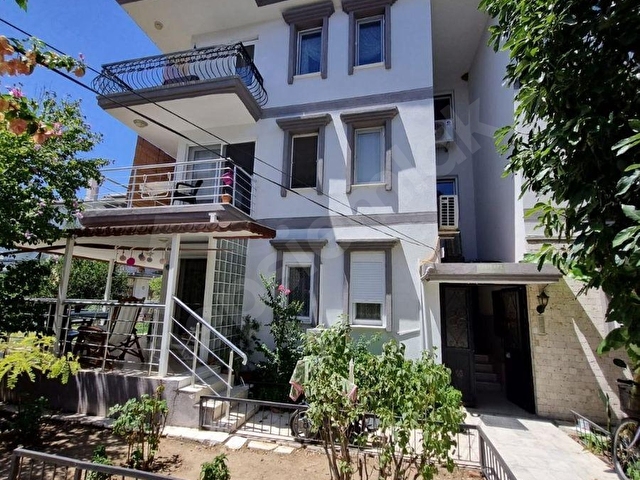 ATA 35 EMLAK FOÇA MERKEZ DE SATILIK 3+1 TADİLATLI BAKIMLI DAİRE - Görsel 2